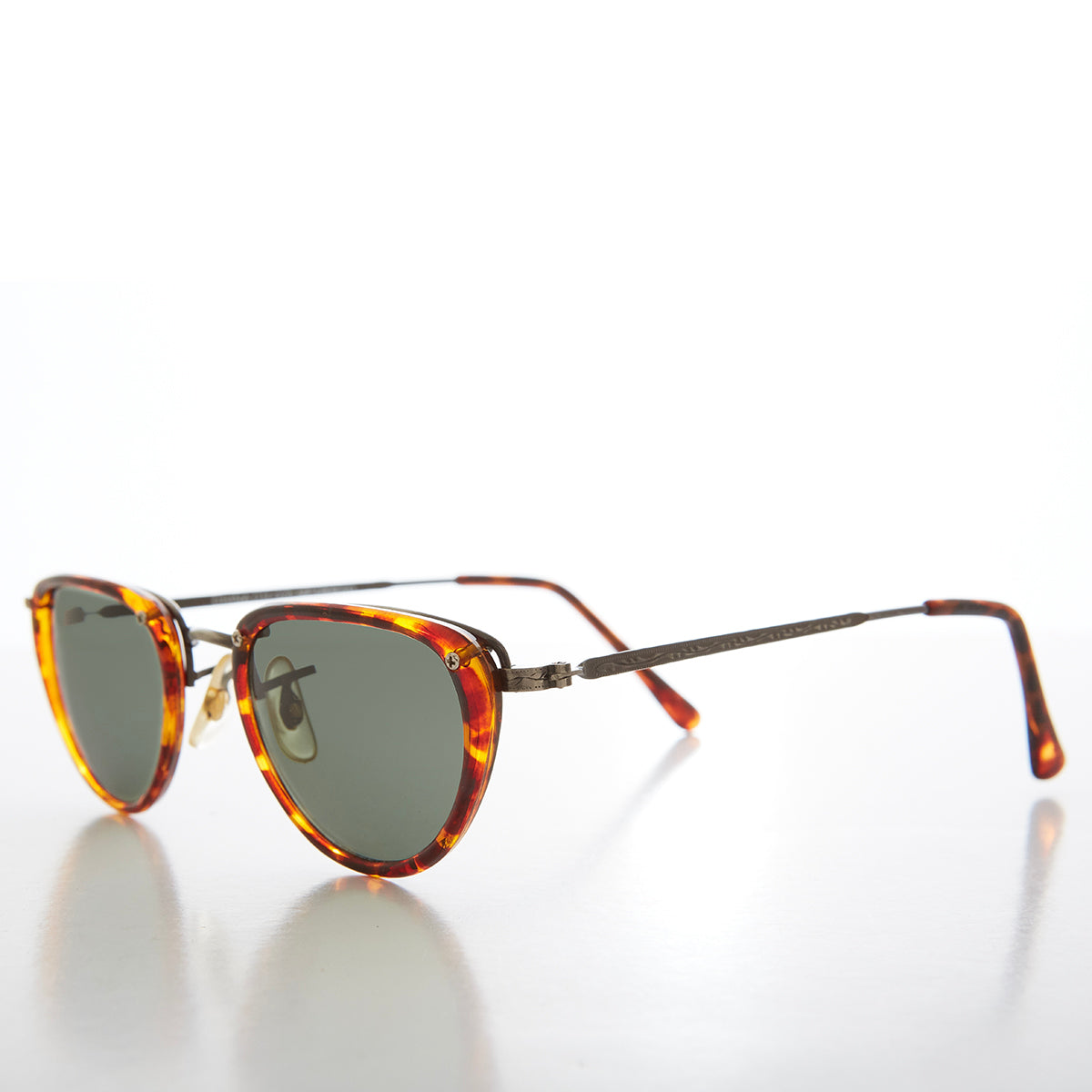 Tortoiseshell Simple 90s Vintage Sunglasses - Weaver
